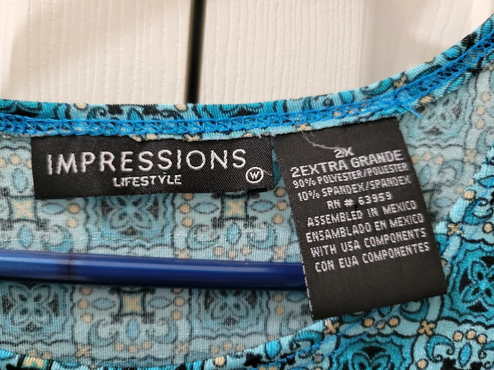 Top Impressions Lifestyle azul sin mangas para mujer Plus 2X  Foto 4 de 4