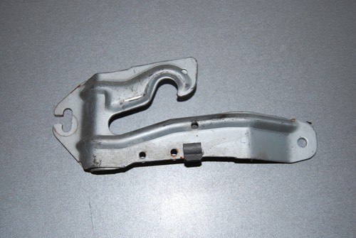 Fangarm Raste Verriegelung Arretierung Motorhaube links BMW E34 gebraucht