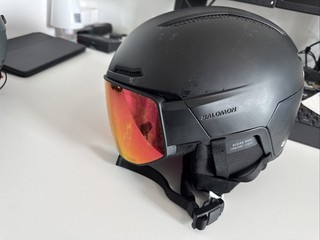 Salomon Driver Ski Helmet with Integrated Visor – Excellent Condition Used Once