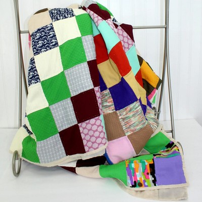 Hand Sewn Souvenir Quilt Mid Century Polyester Multi Color Heavy Lg. 100'' X 74''