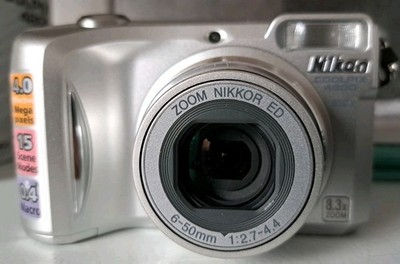 Nikon Coolpix 4800 Digital Camera  8.3× Zoom + Battery & Cable+ Charger SD Card 