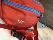 Arc’teryx  Maka 1 Waistpack Crossbody Red Sling Bag Pouch Urban Pack New