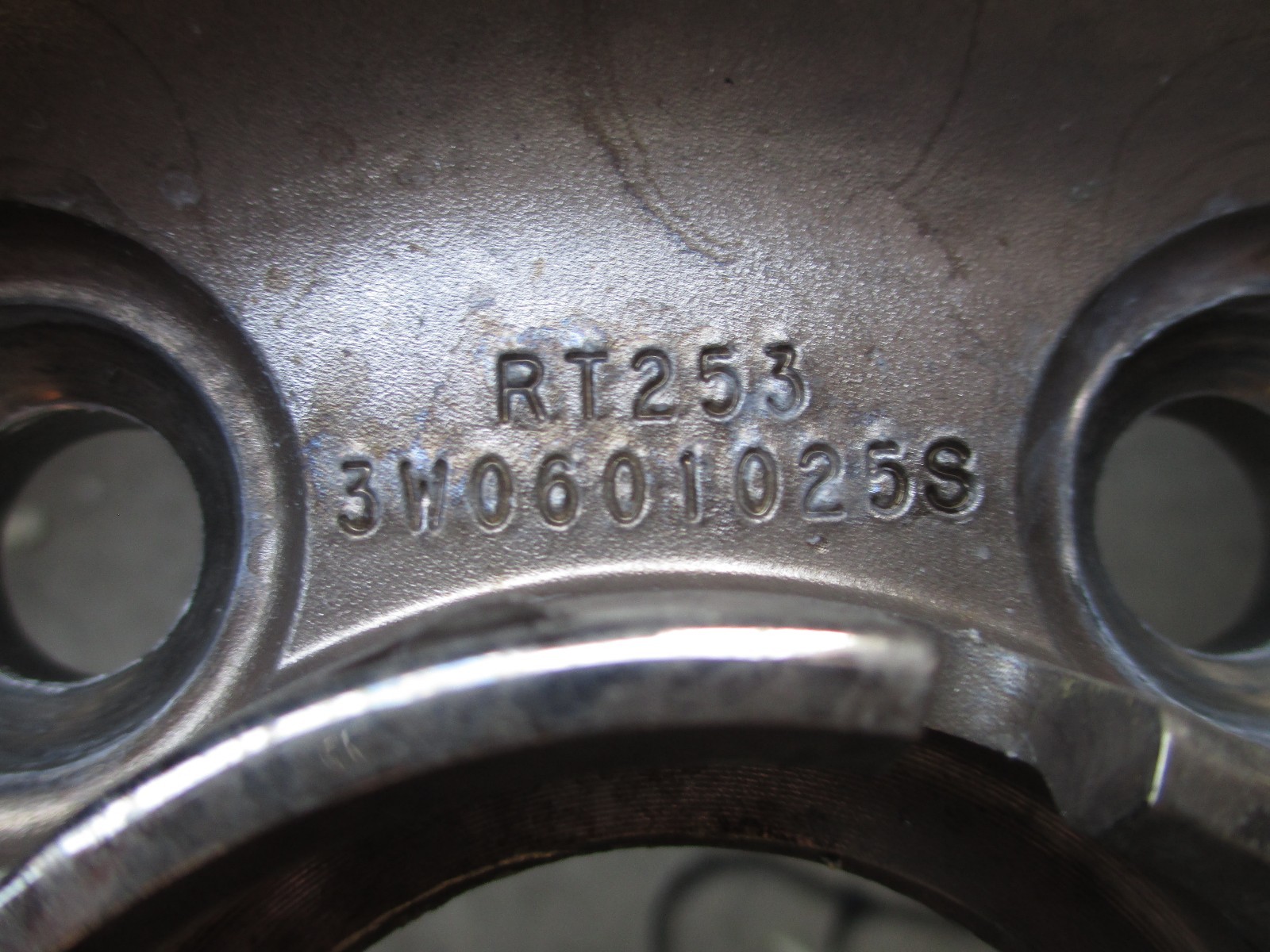 Bentley Continental 2009 Front Wheel / Rim (Damage) -  # 3w0601025s