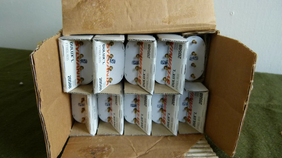 Box of 10 - Sylvania FT18DL/835 Dulux Fluorescent Bulb Lamp T5 18W - Image 4 of 4