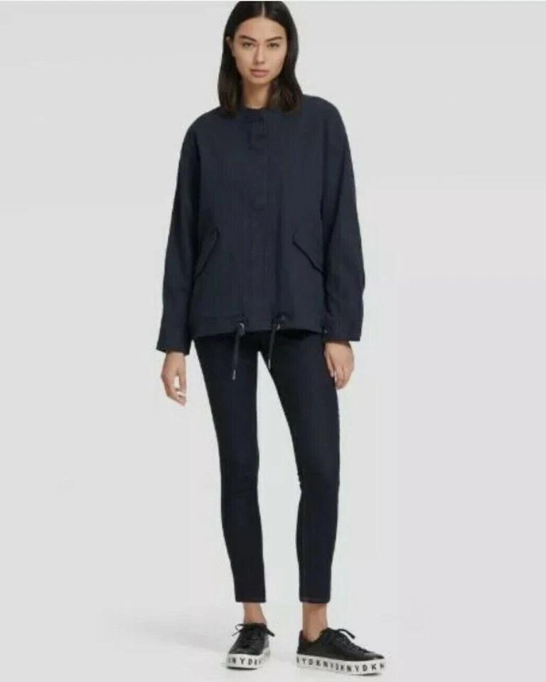 Chaqueta utilitaria de gran tamaño con logotipo de lentejuelas azul marino DKNY Reino Unido 12/14/16 grande £120 Foto 3 de 4