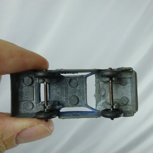 Vintage Tootsie Toy Diecast Blue Ford 1967 T-Bird - Picture 6 of 7