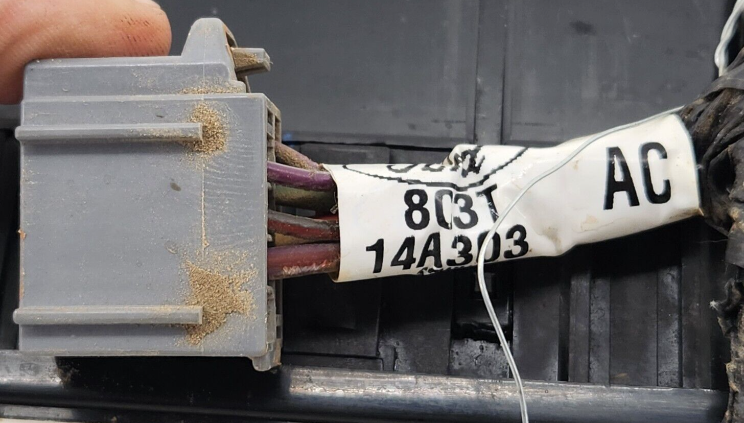 2008-2010 Ford Super Duty Auxiliary Upfitter Switch and Wiring Harness ...
