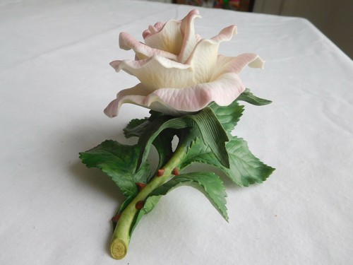 Soft Pink TEA Rose Fine Porcelain flower LENOX 5"x4" vtg matte #6 - Picture 3 of 6