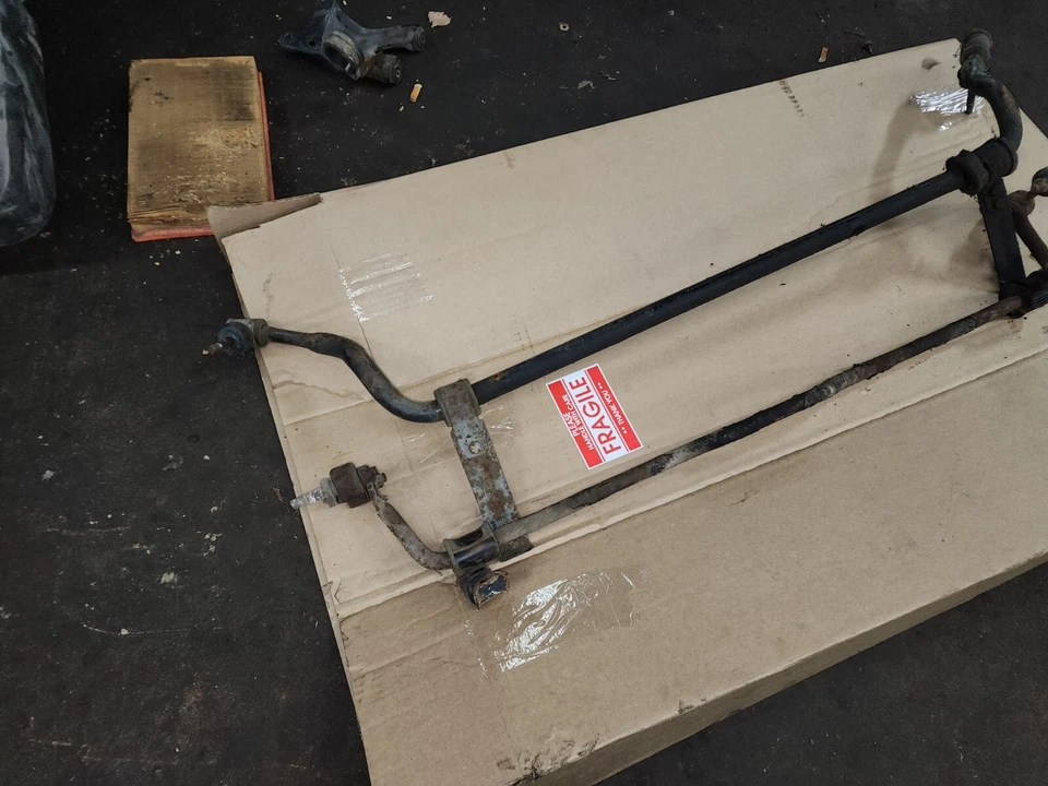 Porsche 944/924 1988 barras estabilizadoras delanteras y traseras y eslabones finales con soportes de montaje Foto 4 de 4