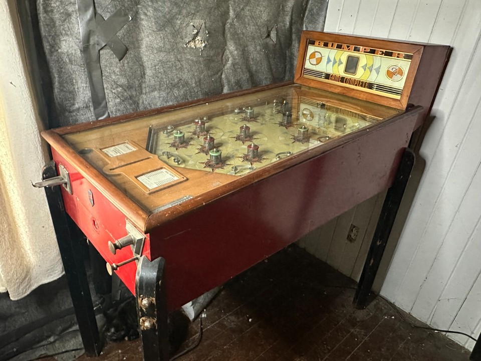 VINTAGE BALLY BUMPER PINBALL MACHINE COIN OPERATED WOOD RAIL TRADE ...