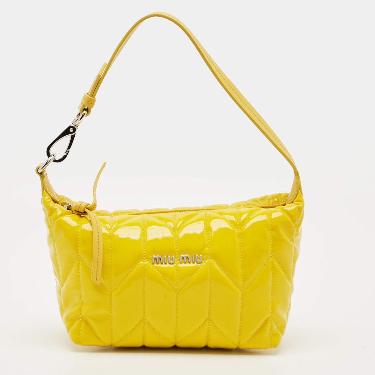 レア商品 miu miuイエローの穴あきデザインショルダーバッグ Miu Miu Spirit Mini Yellow Quilted Patent Leather Hobo | eBay