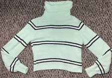 Wild Fable XS Green Striped Cropped Sweater Long Sleeve Very Soft EUC