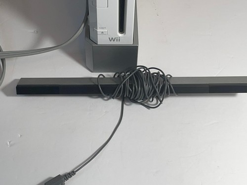 Nintendo RVL-001 Wii Console - White - Picture 4 of 8