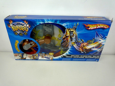HOT WHEELS RUMBLERS THUNDER LAUNCHER TRACK LIGHTS & SOUNDS WITH RUMBLERS CAR