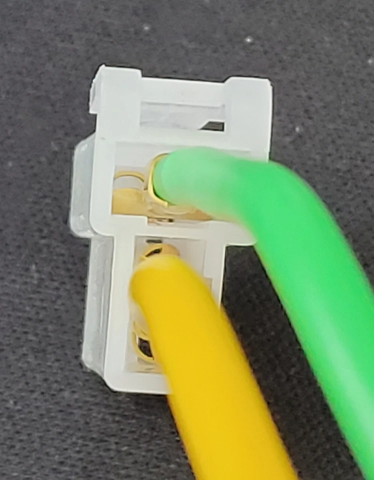 CONECTOR ENCHUFE ARNÉS COLETA ALTERNADOR PARA CAMIONETA DODGE D50 1979-1980, L4. Foto 2 de 4