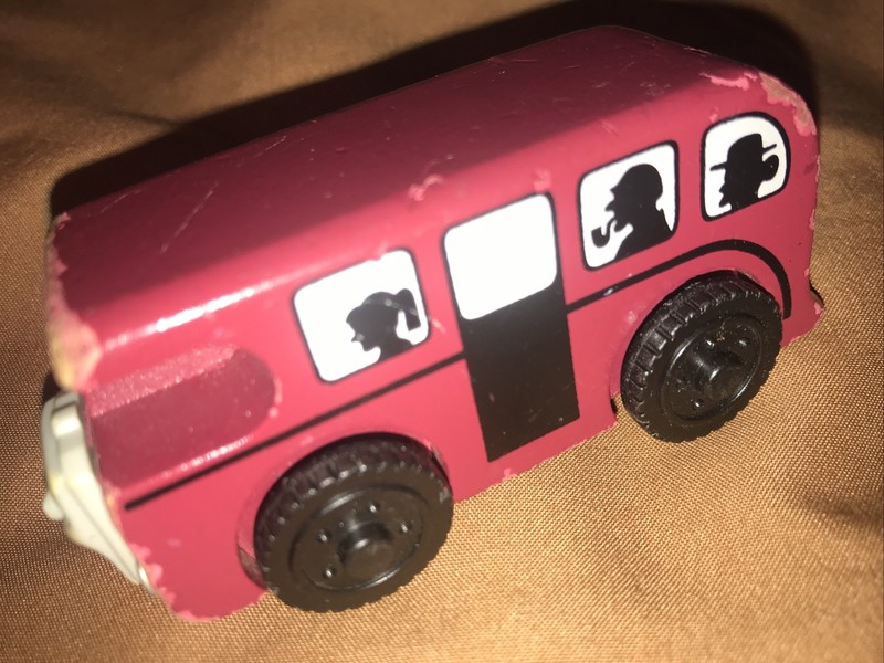 Thomas & Friends Wooden Railway Britt Allcroft BERTIE The Bus 2001 W/ Passengers