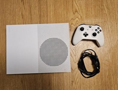 Xbox One S 1TB mit Controller