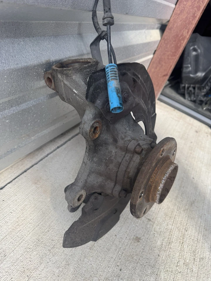 BMW X1 E84 2012-2015 eje del lado del pasajero delantero derecho nudillo cubo de rueda OEM Foto 3 de 4