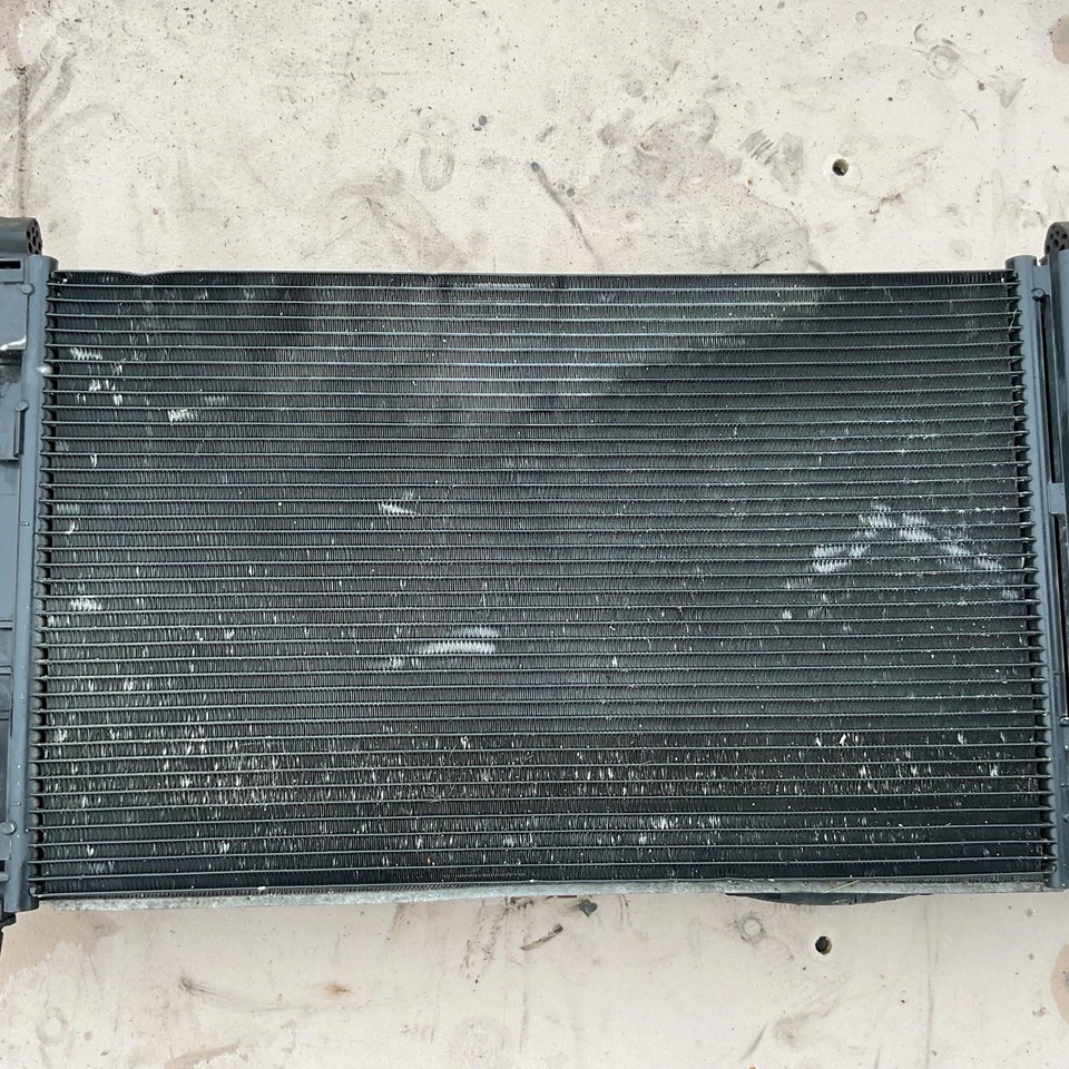 2011-2016 BUICK LACROSSE 2.4L ENGINE COOLANT COOLING RADIATOR W/ FAN MOTOR OEM - Image 2 of 4