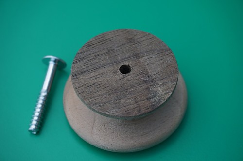 2 SIZES KNOB WALNUT OR OAK BULLSEYE KNOBS 1 1/2" DIAMETER AND 2 " DIAMETER - Picture 20 of 20