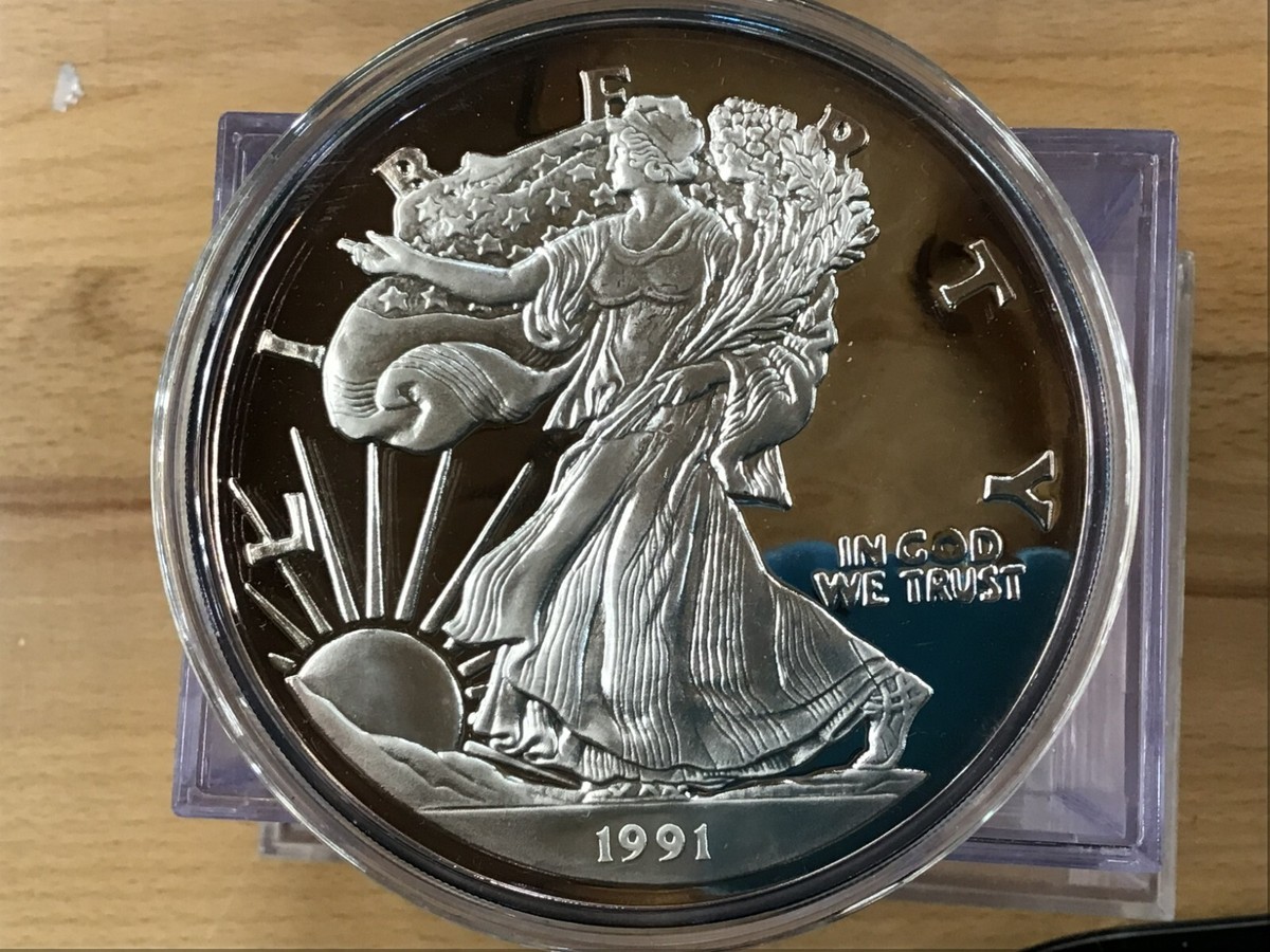 1991 Giant Commemorative Eagle 8 Troy Oz .999 Fine Proof Silver