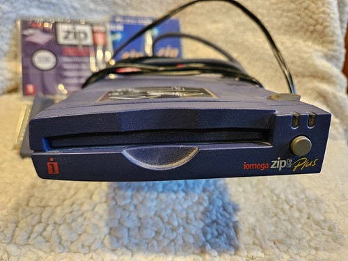 Iomega Zip 100 Plus Parellal External Drive Model Z100 Plus and 3 unopened disk - Photo 2/3