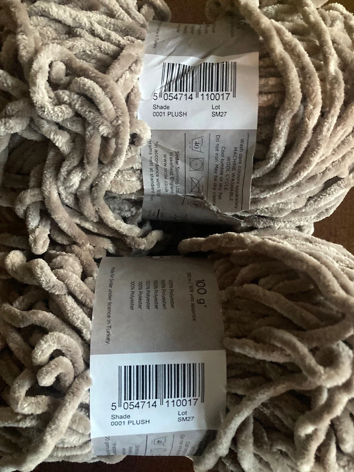 SIRDAR SMUDGE Chenille Yarn - 2 Skeins - Color #001 Plush - Beige - Image 2 of 4