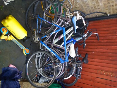Gebrauchte Fahrräder meist gerade durchstochen gute Marken 