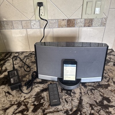 Bose SoundDock Speaker Bundle W Apple iPod Touch 4th Gen 64gb And Remote Works