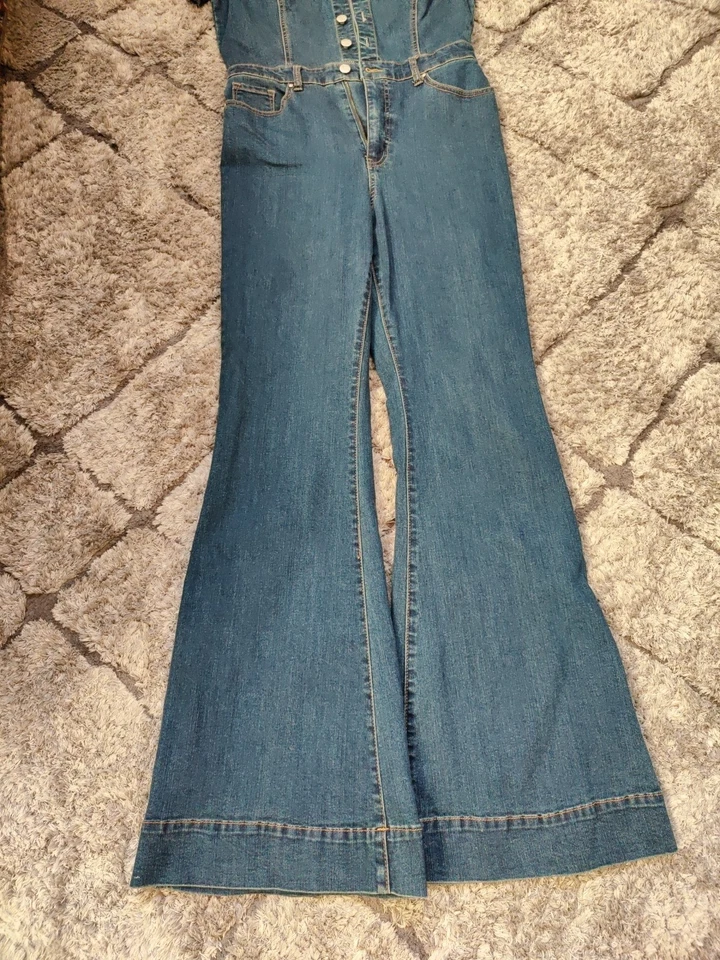 Jessica Simpson Denim Jumpsuit - Short Sleeve, Button-Front, Flare Leg Size 6 - Image 4 of 4