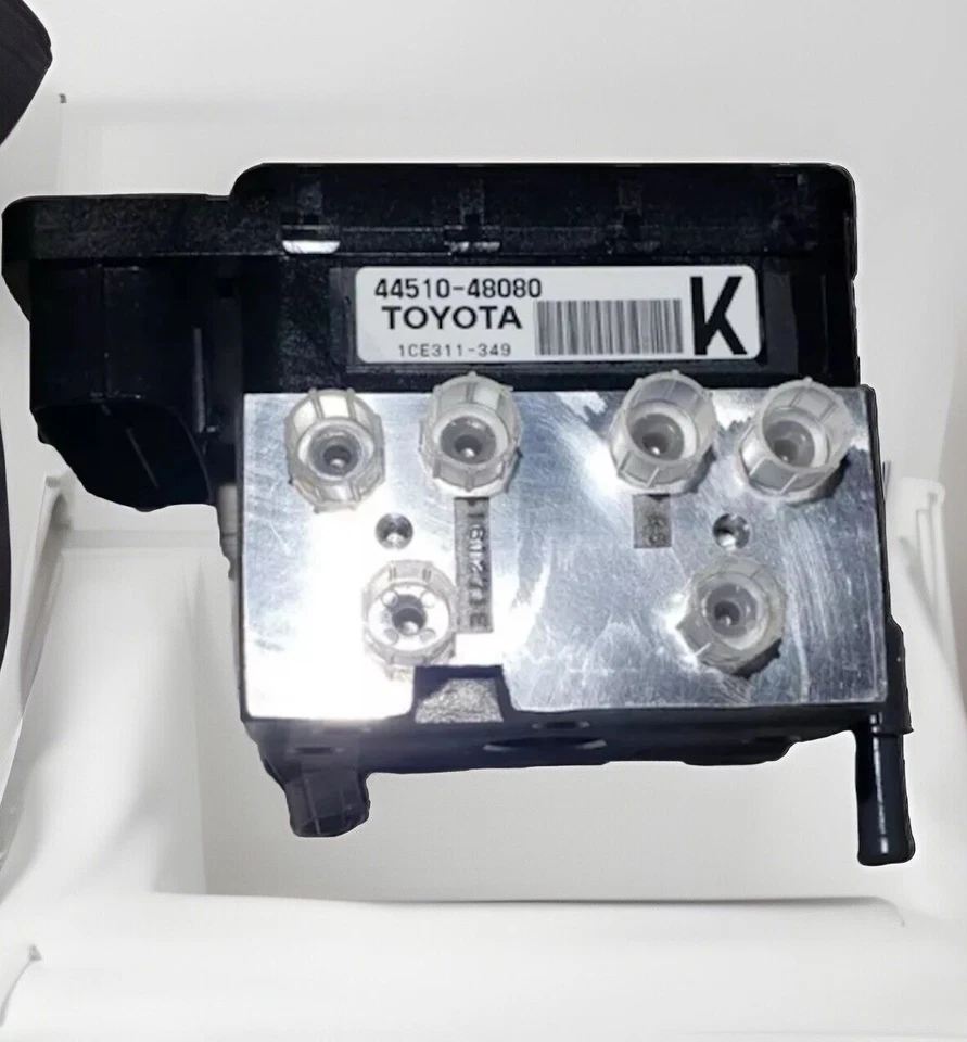 Actuador de bomba ABS modulador refuerzo Toyota Highlander y Lexus RX450h 2008-2020 Foto 2 de 4