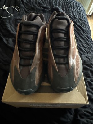 yeezy700 v3