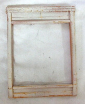 LIGHT GRAY LARGE WINDOW RESIN WALL