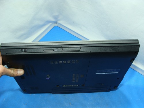 Parts Special Dell Latitude E5500 Intel Core 2 Duo P8700 2.53Ghz 2GB RAM - Picture 17 of 19