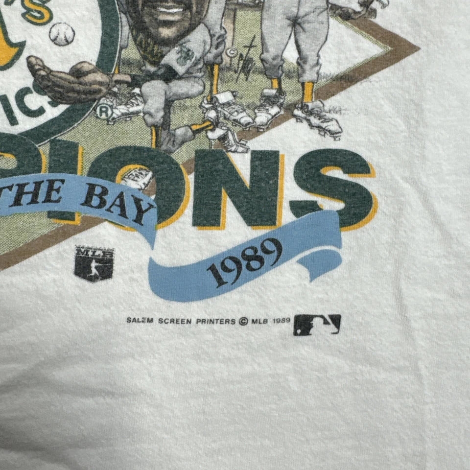 Camisa de Atletismo Oakland De Colección Para Hombres Pequeña Salem Ropa Deportiva Caricatura 1989 MLB Foto 3 de 4