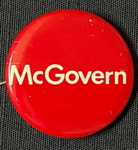 Button 1972 McGovern Red (A1) - Vintage