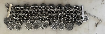 Bracciale vintage metallico con pendagli Lunghezza aperto 17 cm