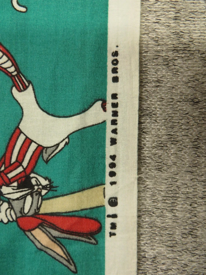 Vintage 1994 Warner Bros Looney Tunes Tecido Estampa Esportiva Insetos Patolino Pato Taz - Imagem 3 de 4