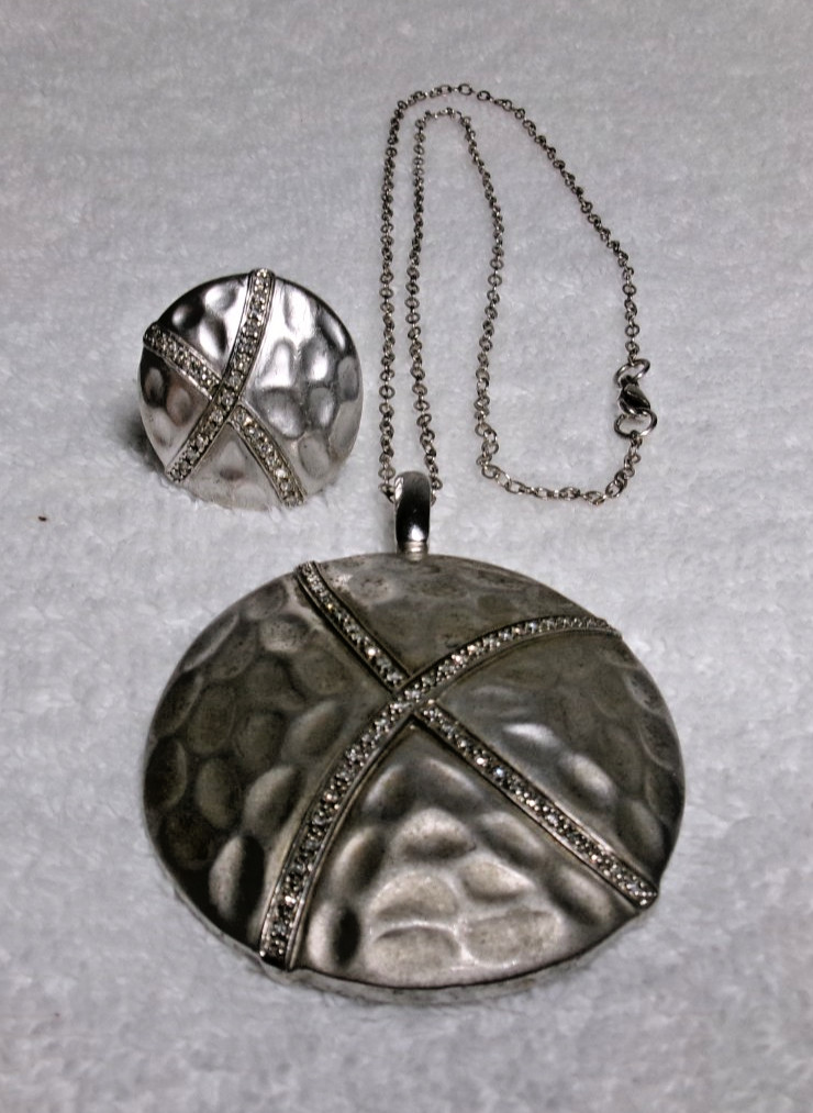 HN HENG NGAI HN STERLING SILVER HAMMERED PENDANT AND MATCHING RING SZ 9 View 2