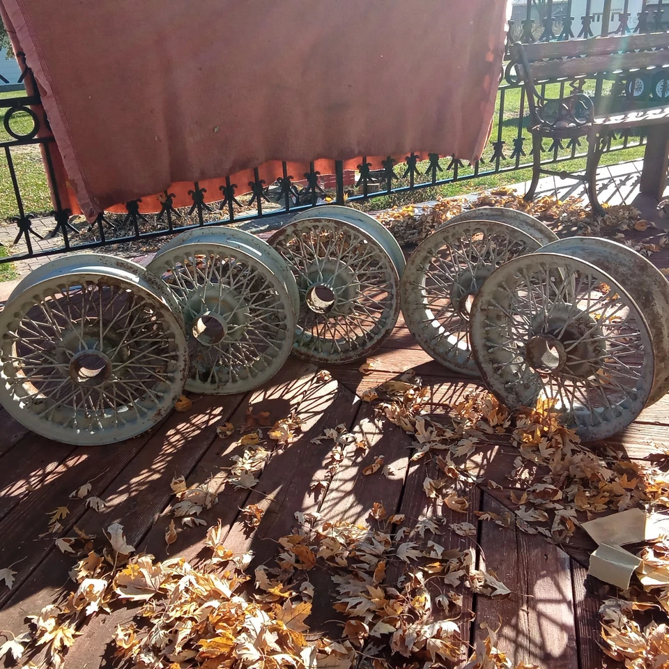 Ruedas Dunlop Wire X461 RSM 42F 4 1/2J X 14 E1 Hechas en Inglaterra 5 Total Foto 2 de 4