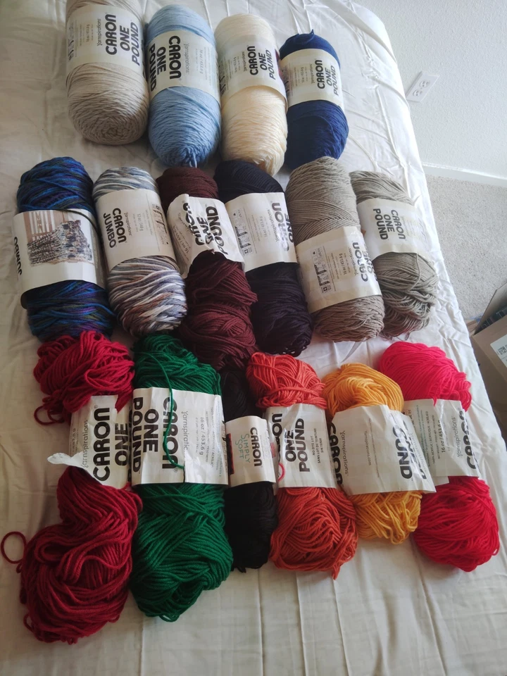 Lote de 14 madejas acrílicas de hilo Caron usadas Foto 2 de 4