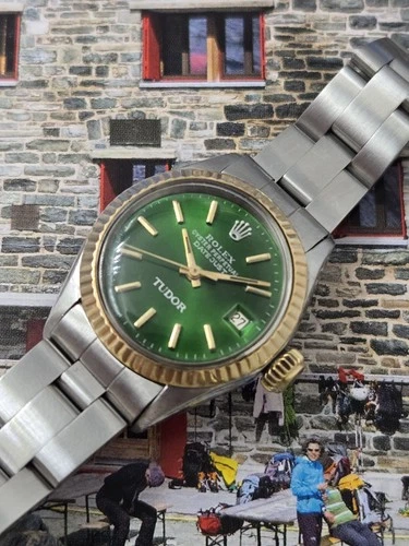 1961 Vintage Ladies Rolex Tudor Oyster Gold bezel 25mm Clean And Chic