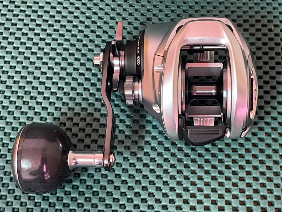 NEW SHIMANO TRANX 301 HG B Left Handle Baitcasting Reel 7.6:1 *Fast Delivery* - Image 4 of 4
