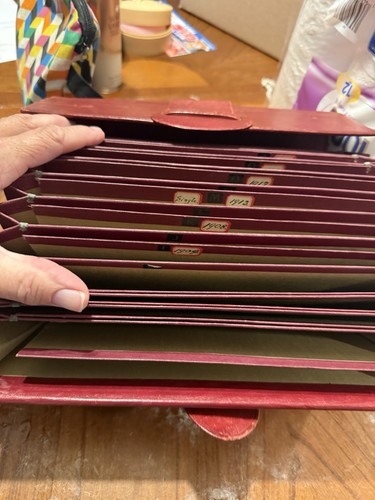 Burgundy Leather Accordion Wallet Organizer 620 K.&T. Vintage circa 1900’s