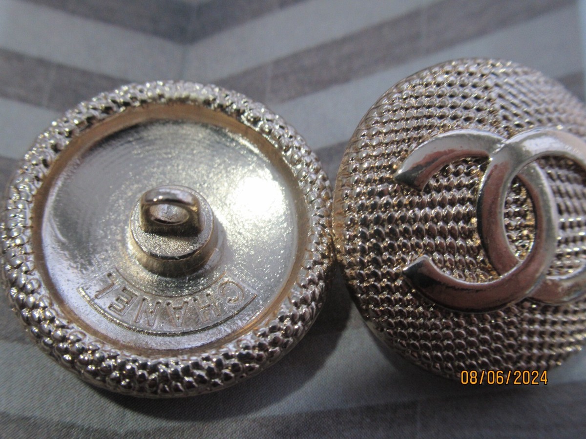 CHANELシャネル エナメル ラウンドトウ CCマークチァーム CHANEL