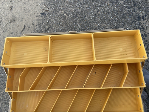 SUPER CLEAN FENWICK 5.6 TACKLE BOX W/SIX TRAYS - Picture 10 of 13