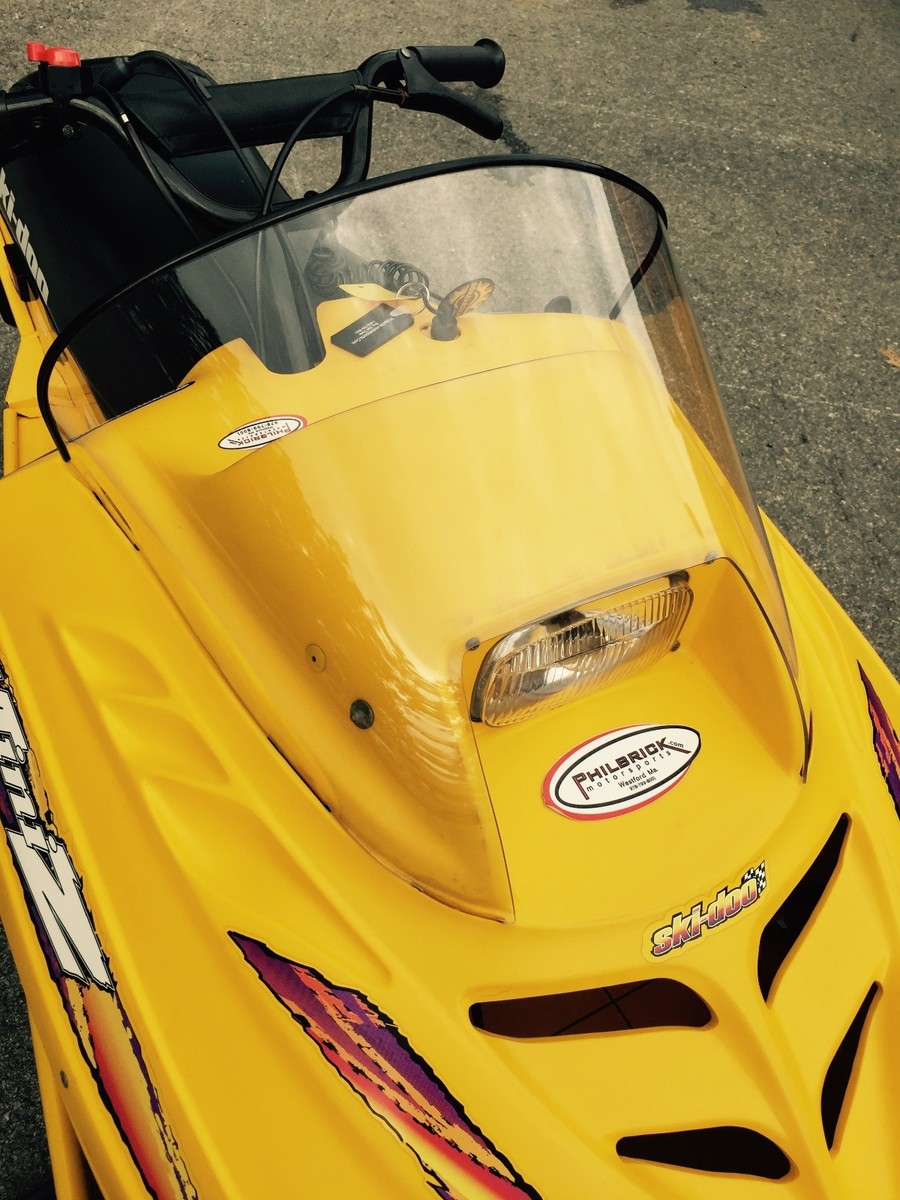 SKI-DOO BRAND NEW MINI Z 120 KIDS SNOWMOBILE WINDSHIELD 415092500