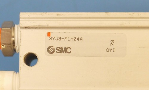 SMC (12) SYJ3123-5M0Z-M3 Solenoid Valves w/ SYJ3-F1H04A Manifold - Picture 6 of 6