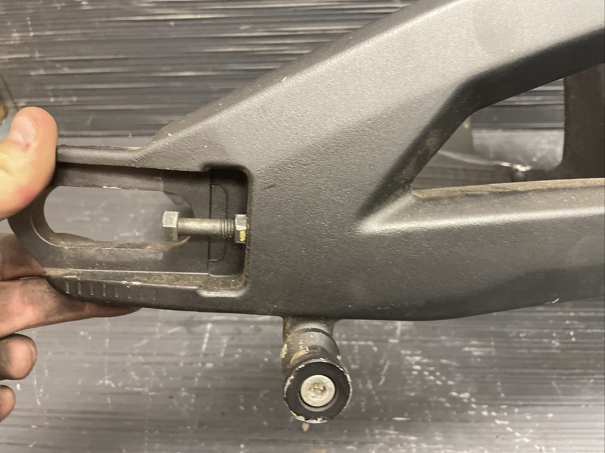 ジャカディー10a 2013 Kawasaki Ninja ZX10R rear swing arm, swingarm OEM