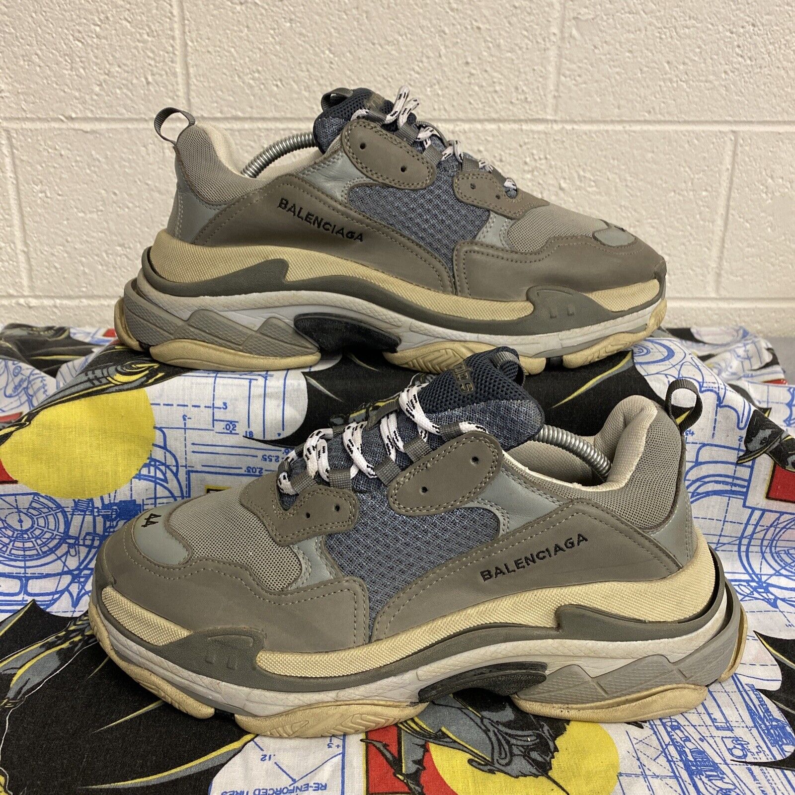 Size 44/ US 11 Triple S Sneakers Grey/Grey White 2018 Re-Issue eBay